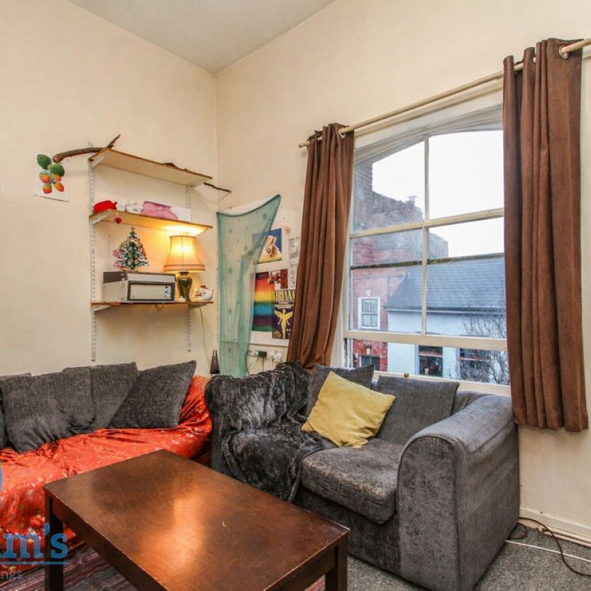 4 bed Maisonette for Rent - Photo 1