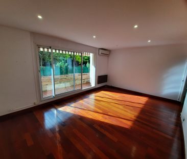 Location Appartement 3 pièces 64m² MARSEILLE 8ème - Photo 3