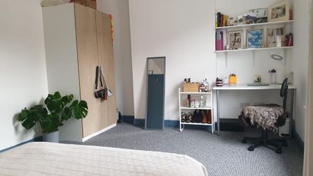 6 bedroom terraced house to rent - Photo 3