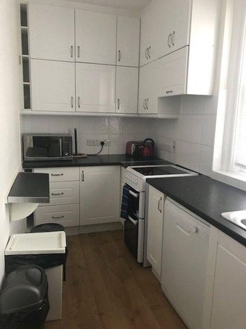 House share to rent - Photo 3