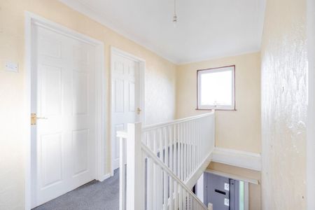 4 bedroom detached house to rent - Photo 2
