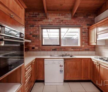 Family home, Ideal location! - Photo 1