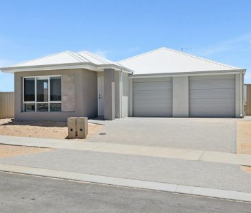 Brand new and available immediately - Photo 6