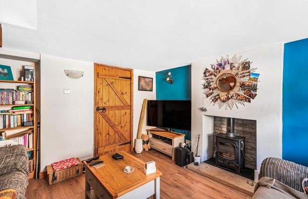 2 bedroom house to rent - Photo 1