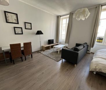 Location Appartement 1 pièce 35m² BOURG EN BRESSE 01000 - Photo 2