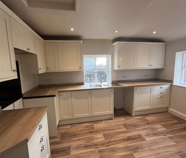 A spacious 3-bedroom traditional cottage, undergoing full internal ... - Photo 6