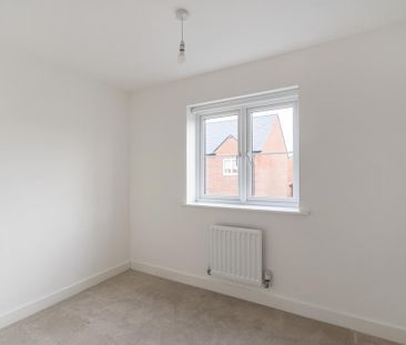 4 bedroom detached house to rent - Photo 2