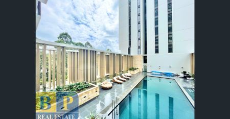 Sky and Tree Trop View with Plenty of sunlight - Photo 2