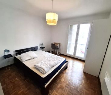 Appartement Marseille 1 pièce(s) 67.60 m2 - Photo 1