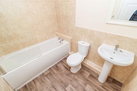 Grove Road, Wakefield - Photo 3