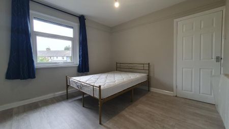 3 bedroom semi-detached house to rent - Photo 5