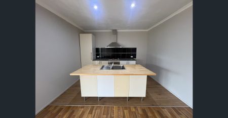 3 bedroom home close to hospital - Photo 5