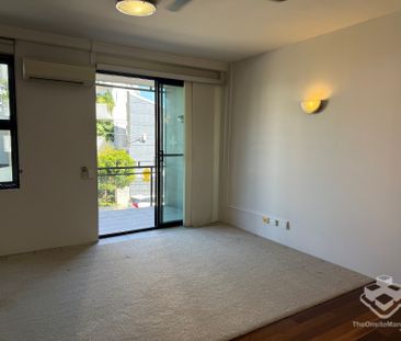 Pet-Friendly Apartment in The Cannery – Lifestyle Living in Teneriffe - Photo 3