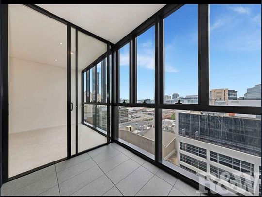 Modern apartment is located in the heart of Parramatta CBD - Photo 1