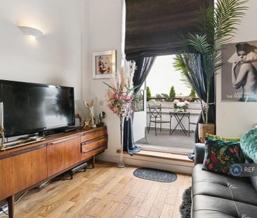 2 bedroom flat to rent - Photo 2