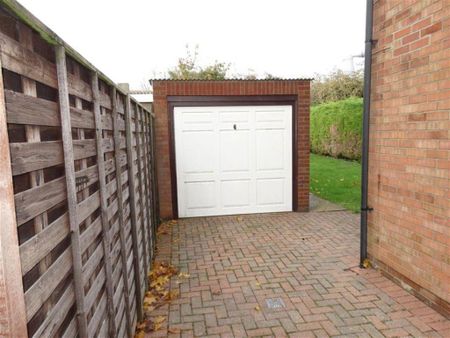 3 bedroom semi-detached house to rent - Photo 2