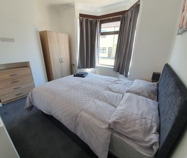 1 bedroom in a house share to rent - Photo 4