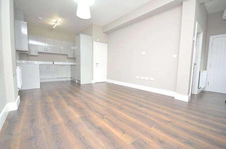 Malvern Road, Hornchurch, Essex, RM11 - Photo 5