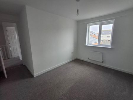 4 bedroom semi-detached house to rent - Photo 4