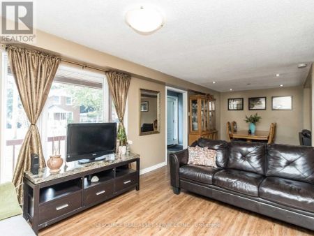 26 MCMURCHY AVENUE S - Photo 2