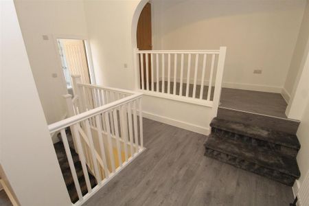3 bedroom maisonette to rent - Photo 3