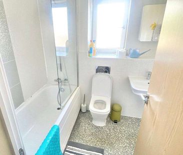 1 x Double Room in 4-Bed Flat Share – B15 2FH 1 x Double Room in 4-... - Photo 2