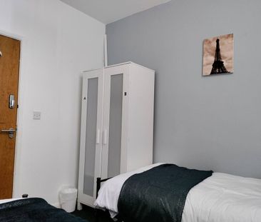 3 Bed Flat, The Study, M6 - Photo 6
