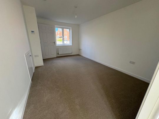 3 bedroom semi-detached house to rent - Photo 1