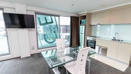 1 bed with city view in Wellington City - Photo 2