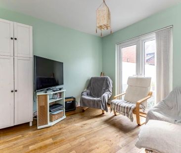 31 Lismain Street, Ravenhill, Belfast, BT6 8NN - Photo 2