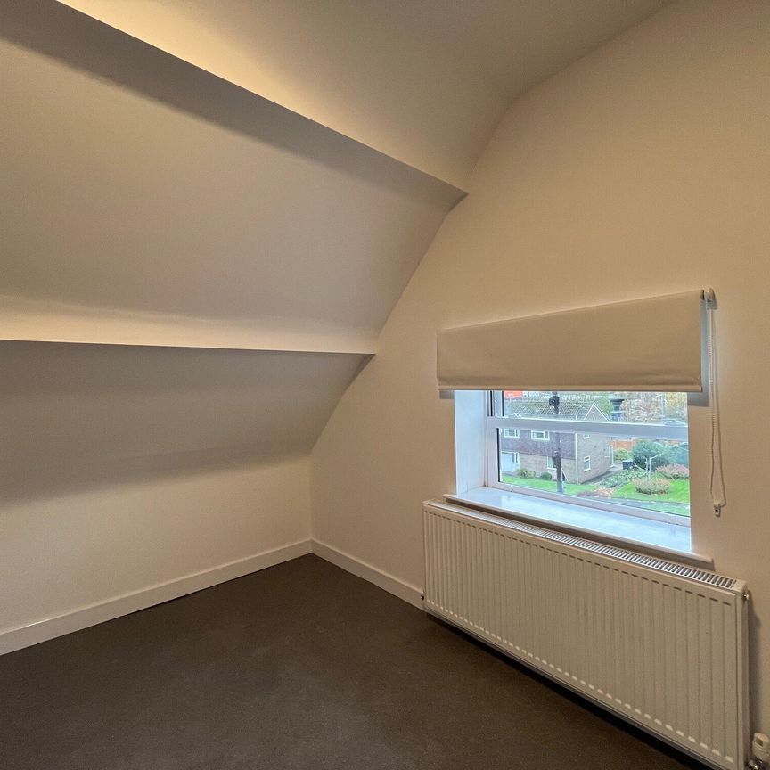 Dove Bank, Uttoxeter - Photo 1