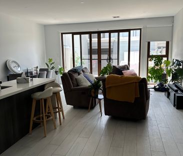 Sunshine West - Photo 1