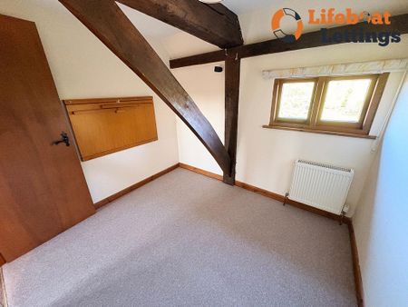 4 bedroom end of terrace house to rent - Photo 2