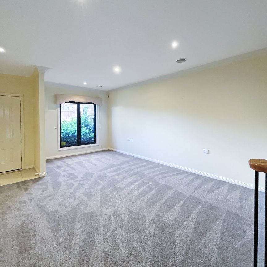 2/2 Stinton Avenue, Newtown - Photo 1