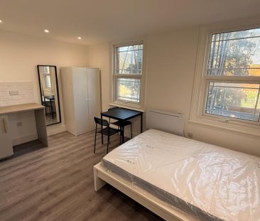 Studio to rent - Photo 1