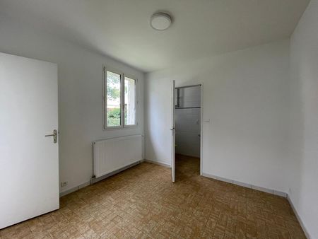 Location Appartement 4 pièces 96m² AUBENAS 07200 - Photo 4