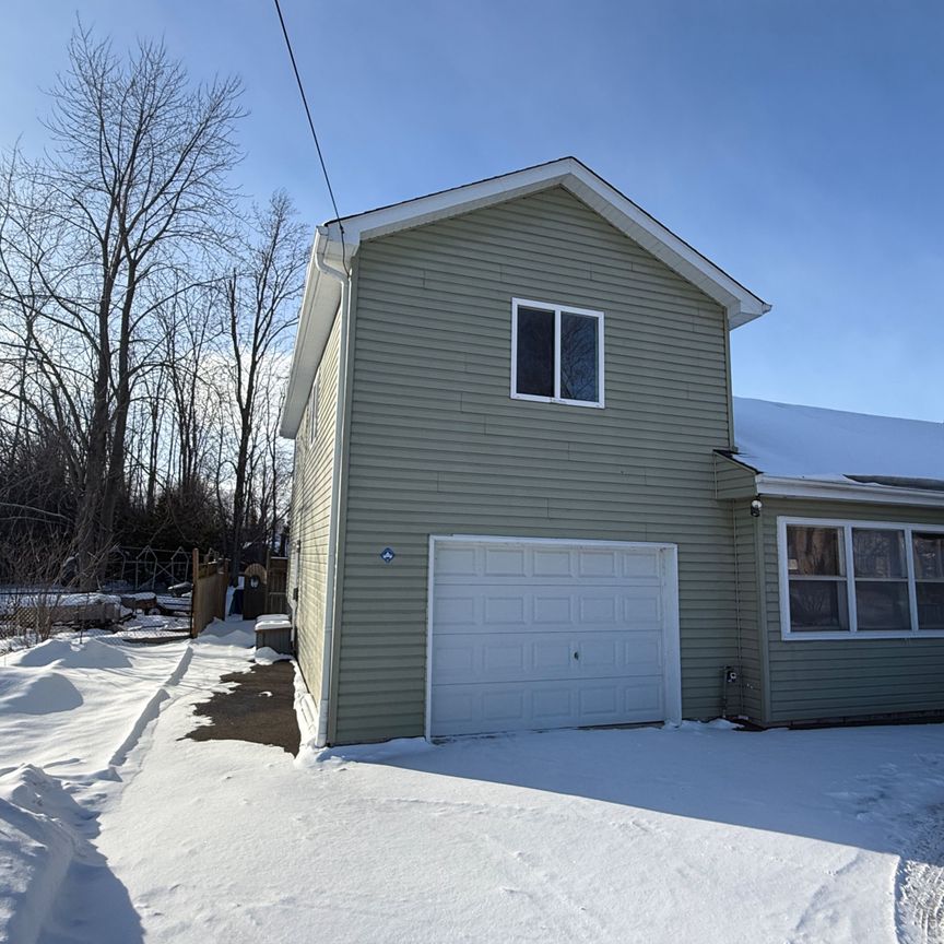 For Lease - 27182A Civic Centre Road Unit# Upper, Georgina, Ontario - Photo 1