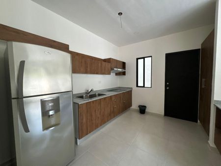 Casa de 3 recámaras, con piscina, en residencial. - Photo 5