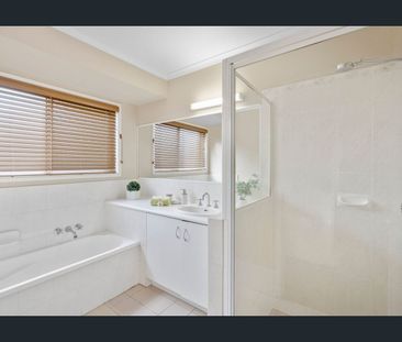 9 Ambat Court, Tanah Merah, Qld 4128 - Photo 6