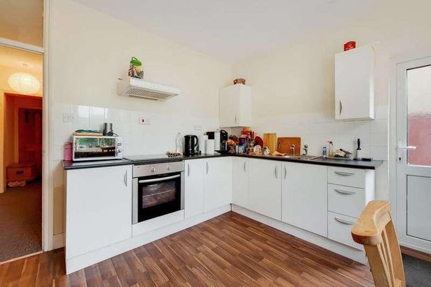 Harold Road, Upton, E13 - Photo 1