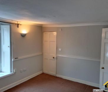 2 bedroom semi-detached house to rent - Photo 4