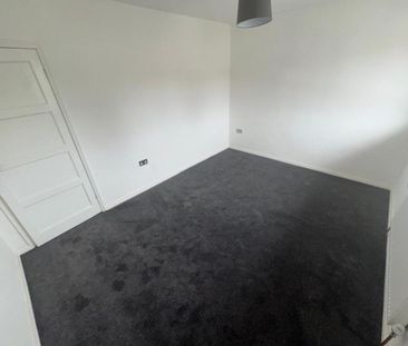 3 bedroom end of terrace house to rent - Photo 5