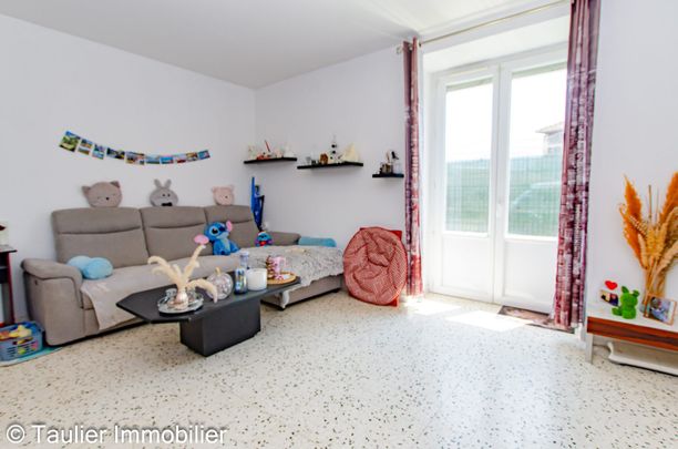 Location Appartement 4 pièces 103m² ST LATTIER 38840 - Photo 1