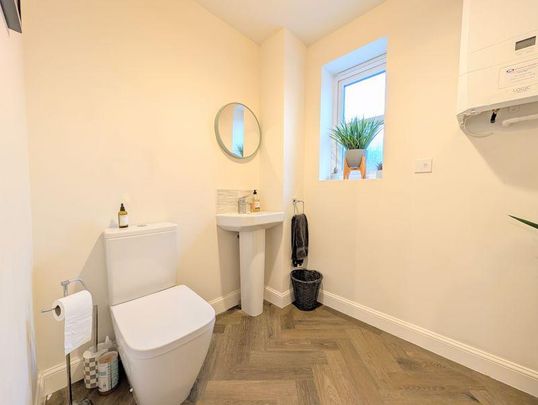 4 bedroom property to rent - Photo 1