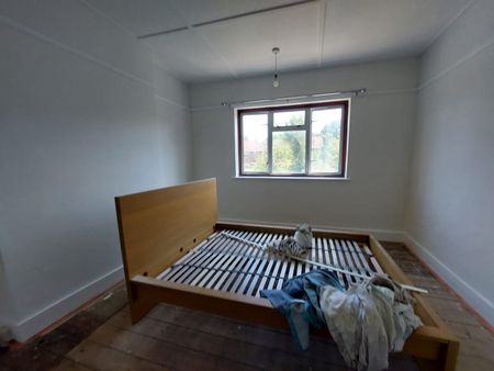 £876.92 per week (£3,800.00 per month) - Photo 3