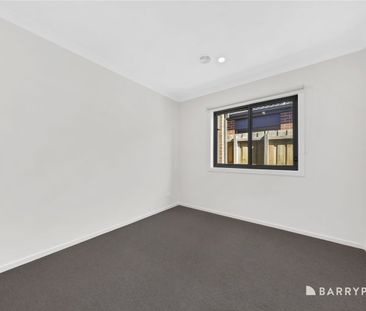 Neat & Complete! - Photo 4
