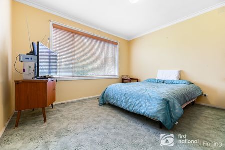 13 Lamb Street, Cranbourne - Photo 2