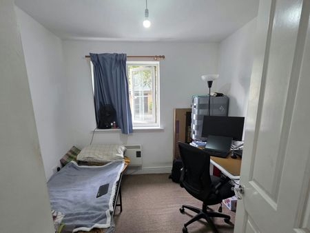 Flat to rent on - Photo 4