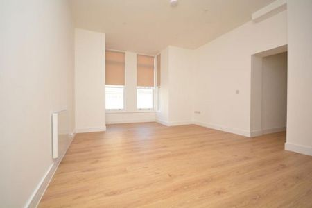 2 bedroom flat to rent - Photo 2