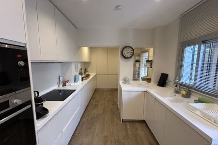 3 Bedroom Townhouse For Rent in Nueva Andalucía, Málaga - Photo 3